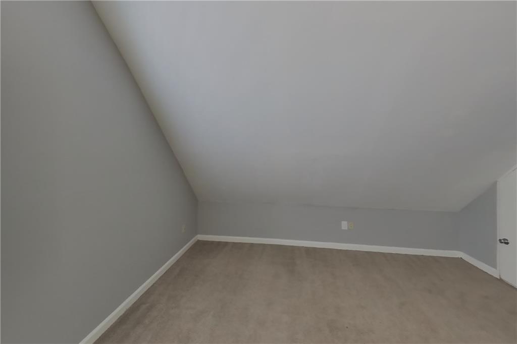 7833170 Property Photo 17