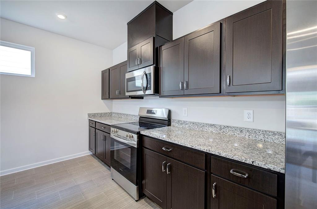 416 Perth Drive Property Photo 9