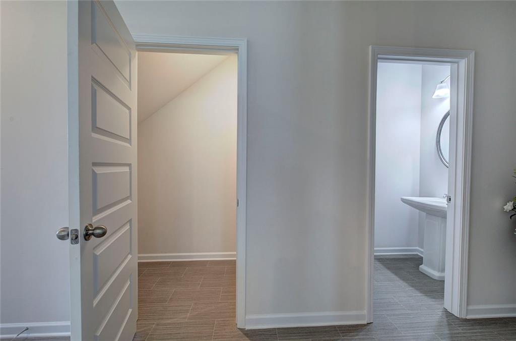 416 Perth Drive Property Photo 18