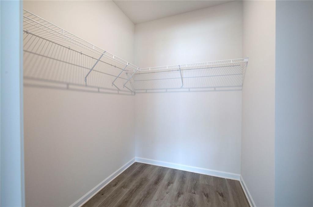 416 Perth Drive Property Photo 27
