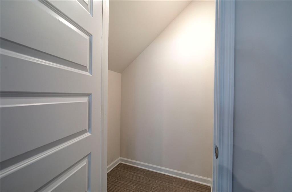 416 Perth Drive Property Photo 38