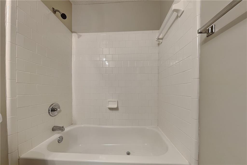 7833177 Property Photo 16