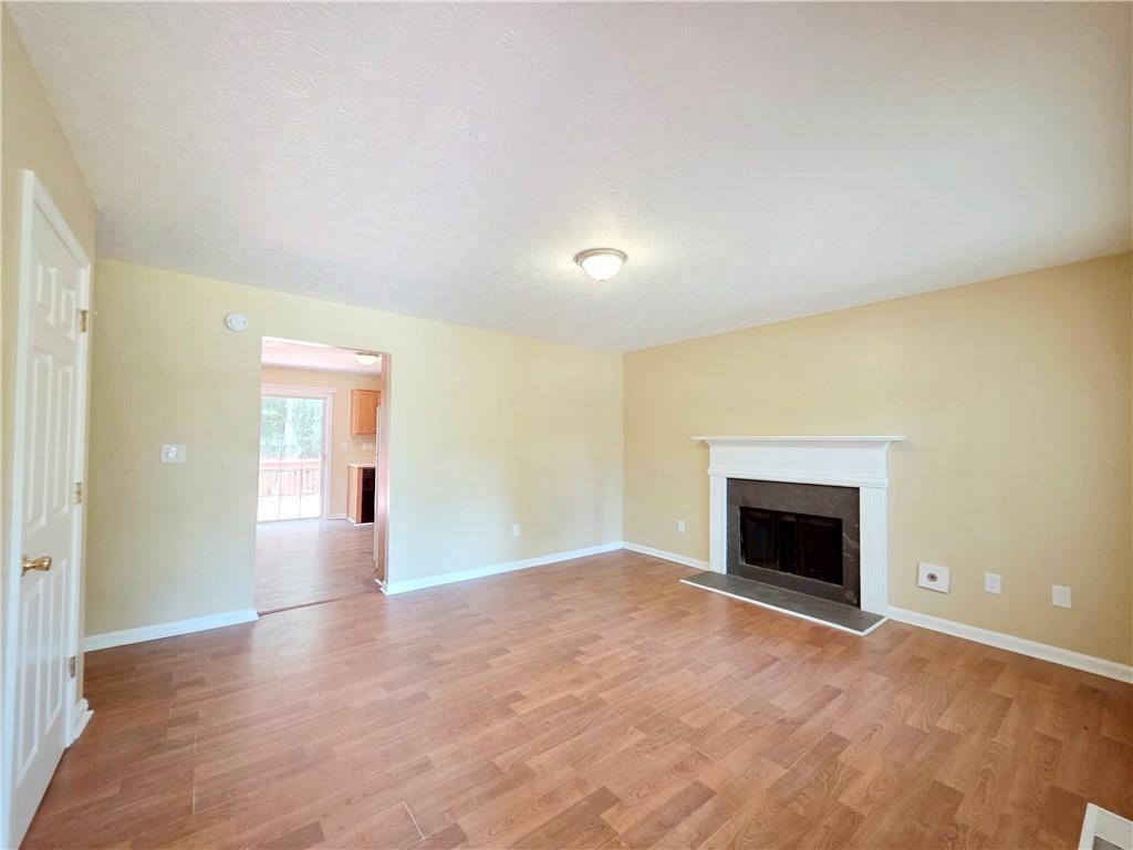 186 S Red Oak Way Property Photo 3