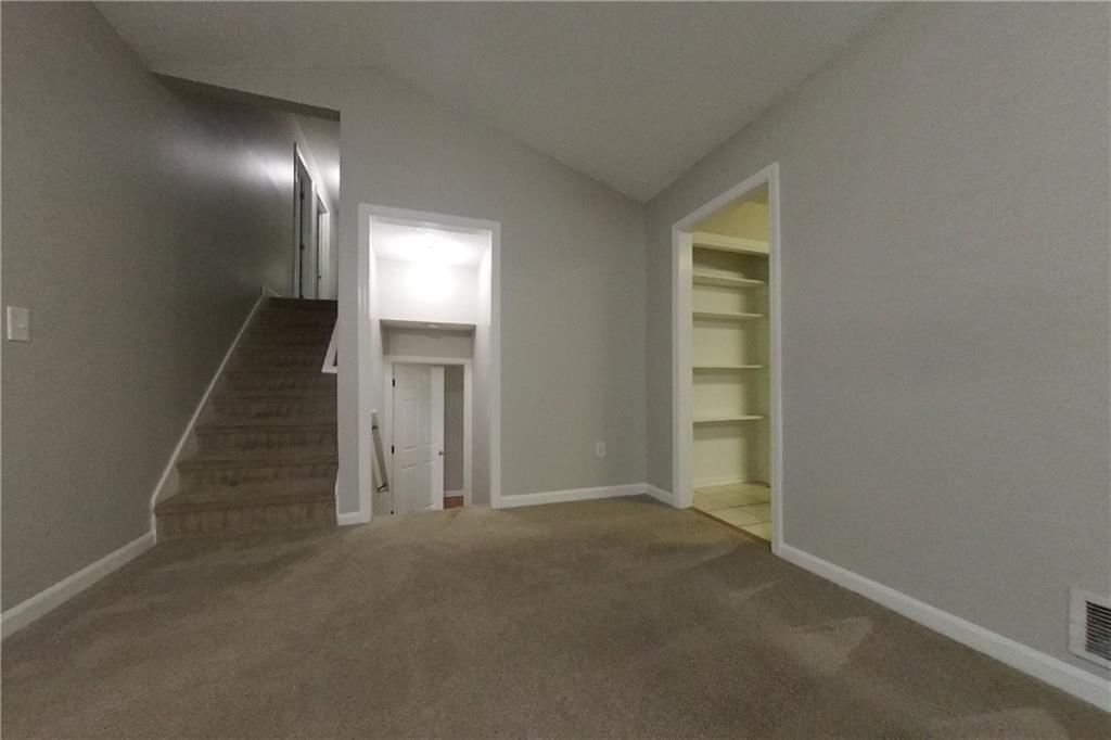 7833194 Property Photo 2