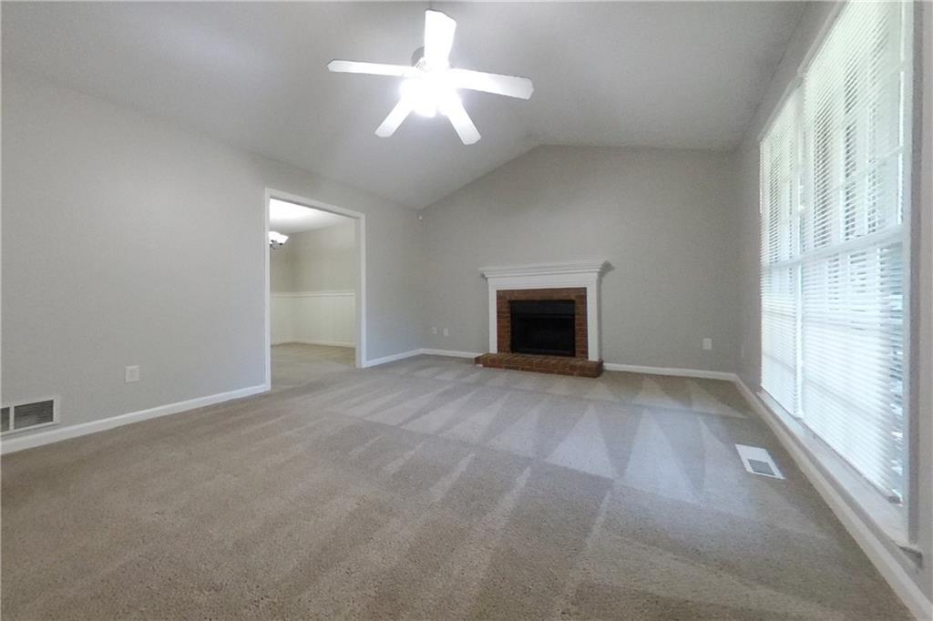 7833194 Property Photo 3