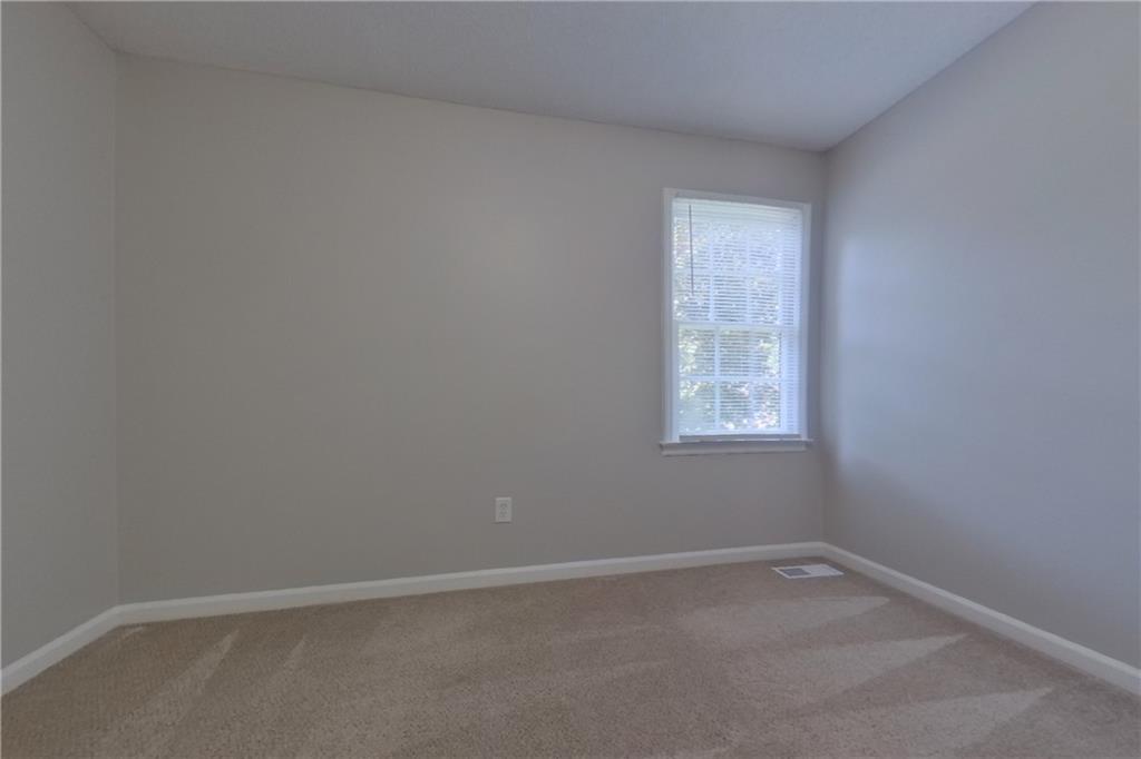 7833194 Property Photo 12