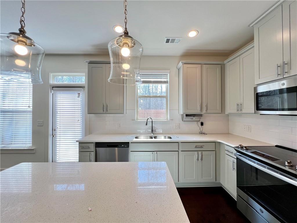 5855 Radford Loop Property Photo 8
