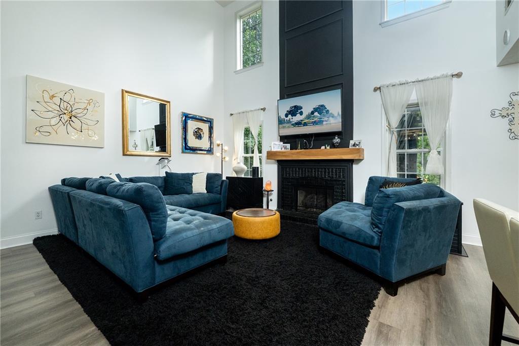 7833201 Property Photo 2