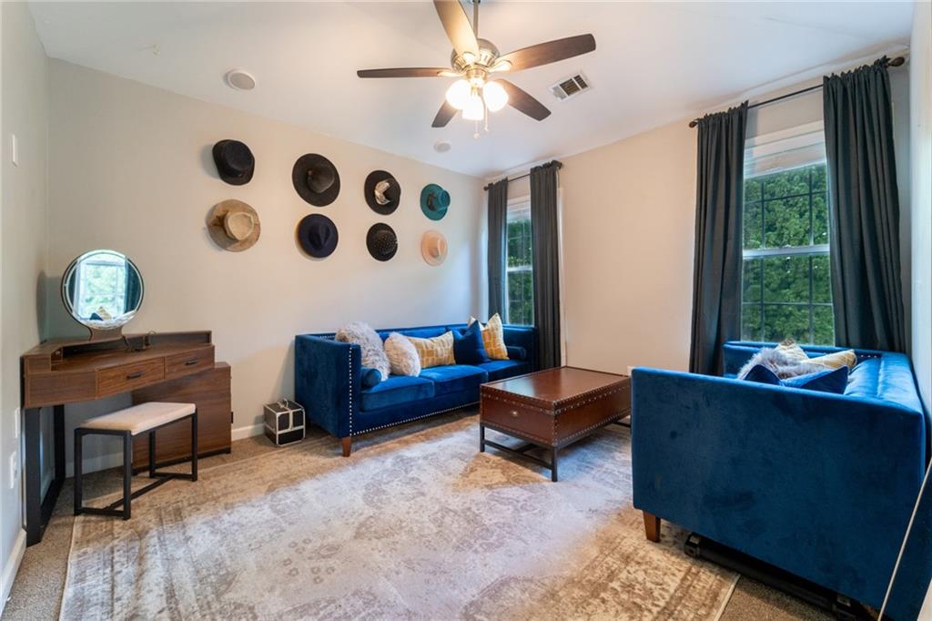 7833201 Property Photo 5