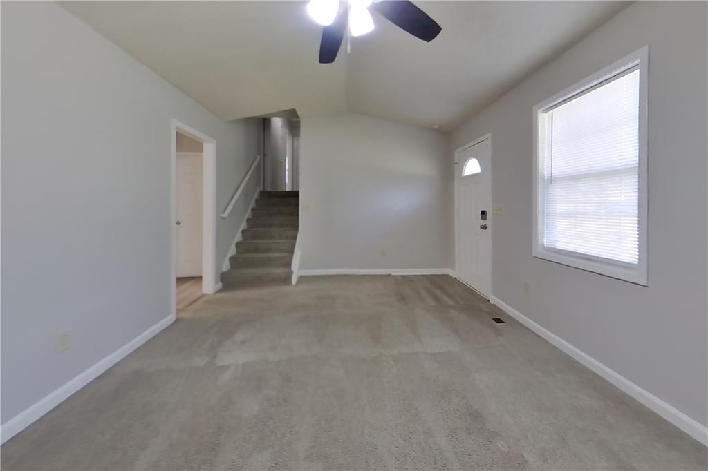 7833251 Property Photo 3
