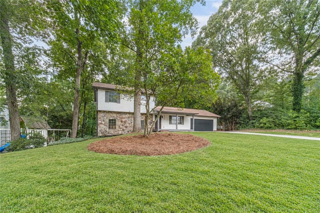 2273 Ivy Crest Drive Property Photo 3
