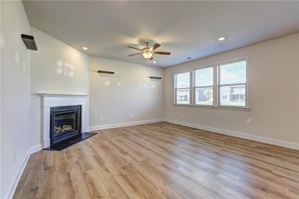 188 Blue Iris Court Property Photo 5