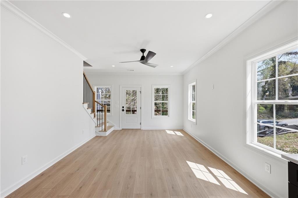 1121 Riverside Terrace Property Photo 5
