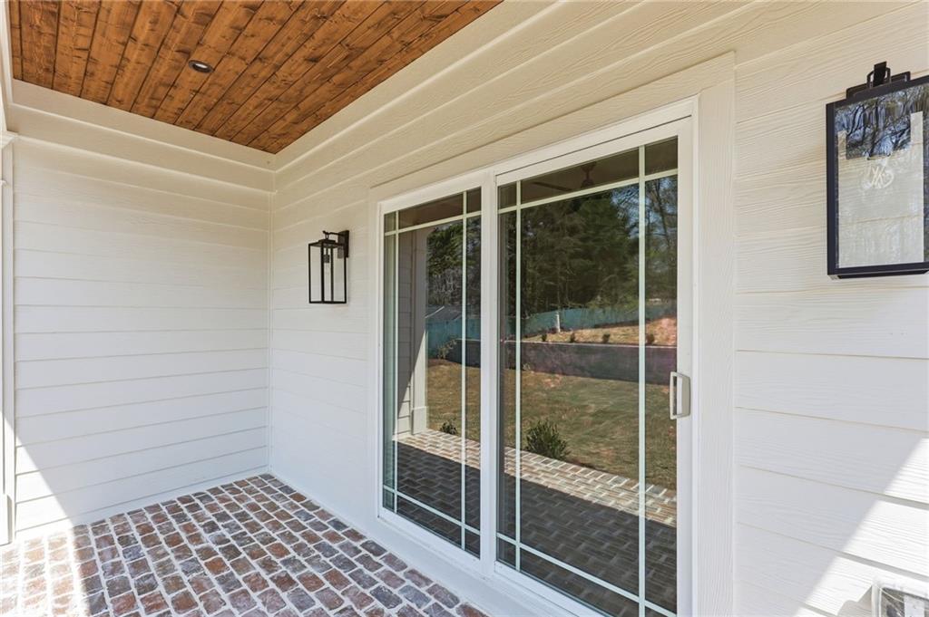 1121 Riverside Terrace Property Photo 11