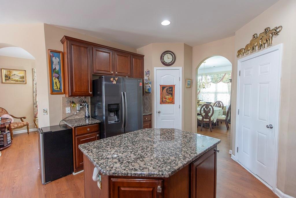 300 Hampton Place Property Photo 7
