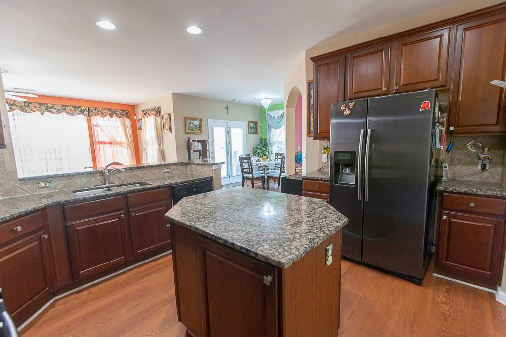 300 Hampton Place Property Photo 10