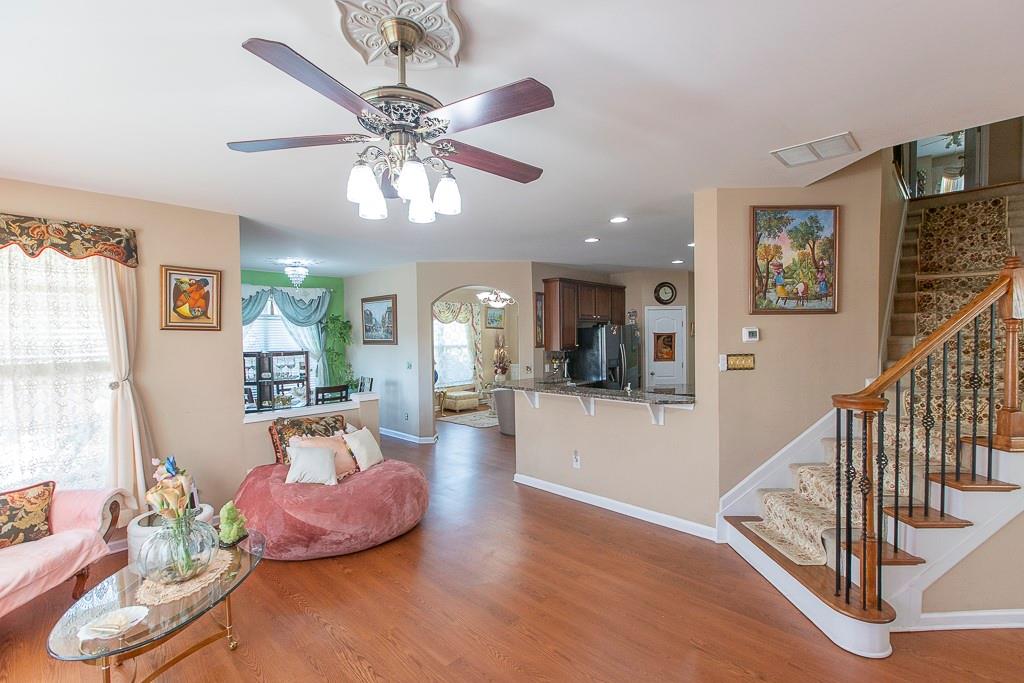300 Hampton Place Property Photo 16