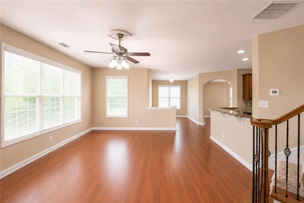 300 Hampton Place Property Photo 17