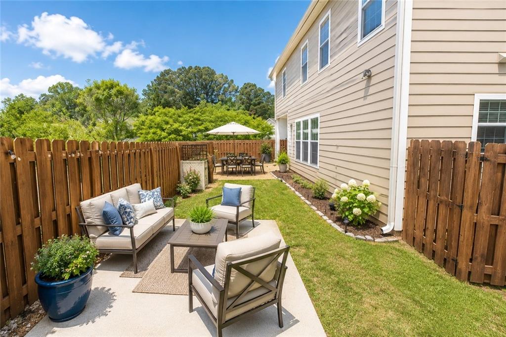 300 Hampton Place Property Photo 23