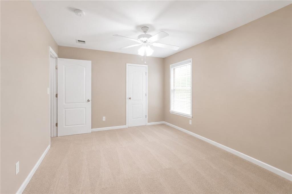 300 Hampton Place Property Photo 28