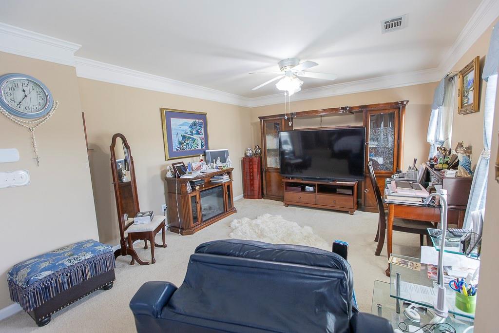 300 Hampton Place Property Photo 35