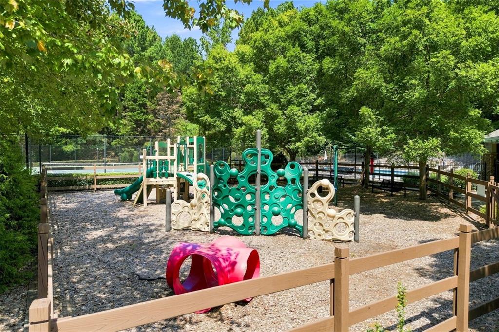 408 Eaglewood Way Property Photo 38