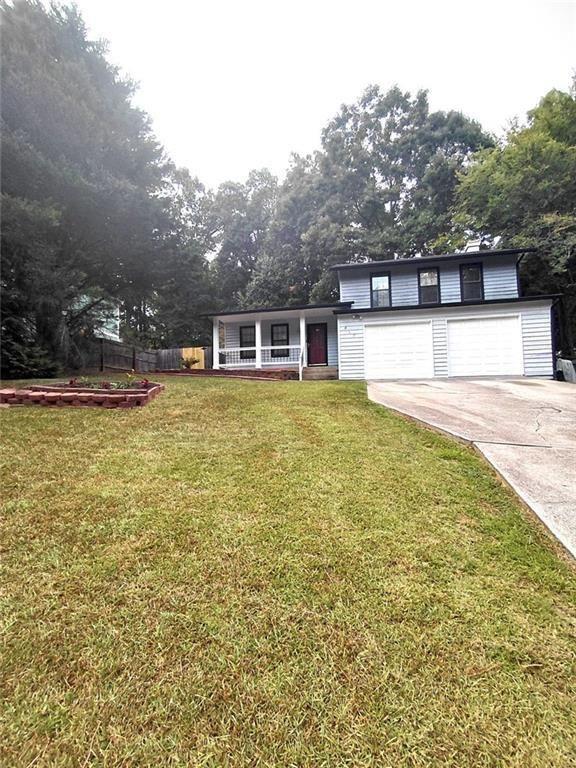 817 Forest Path Property Photo 2