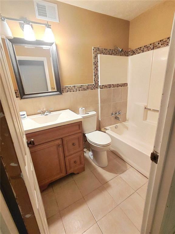 817 Forest Path Property Photo 14