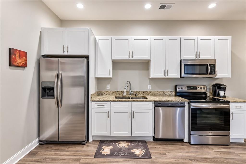 7833415 Property Photo 2