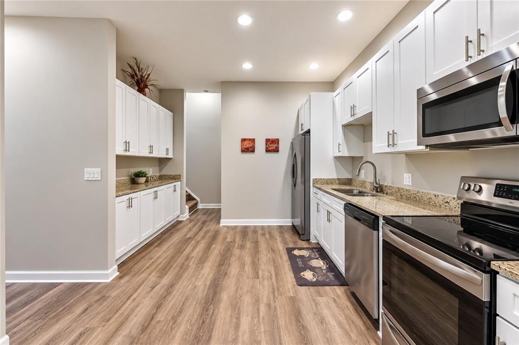 7833415 Property Photo 3