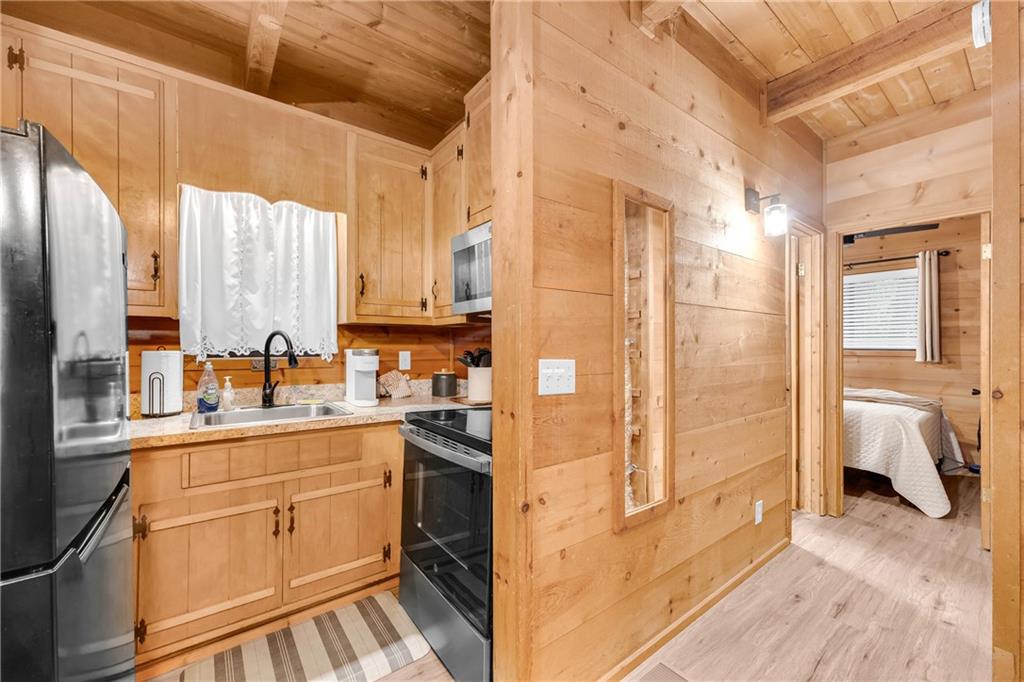 66 Lovers Lane Property Photo 9