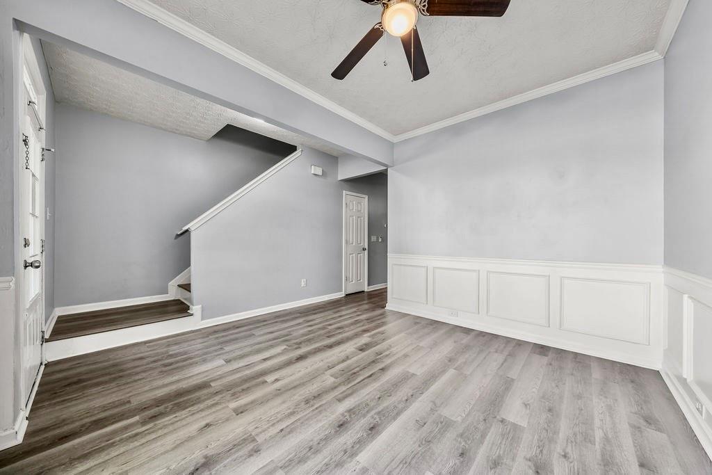100 Oleander Way Property Photo 6