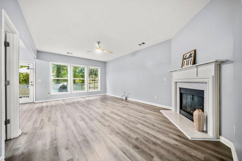 100 Oleander Way Property Photo 7