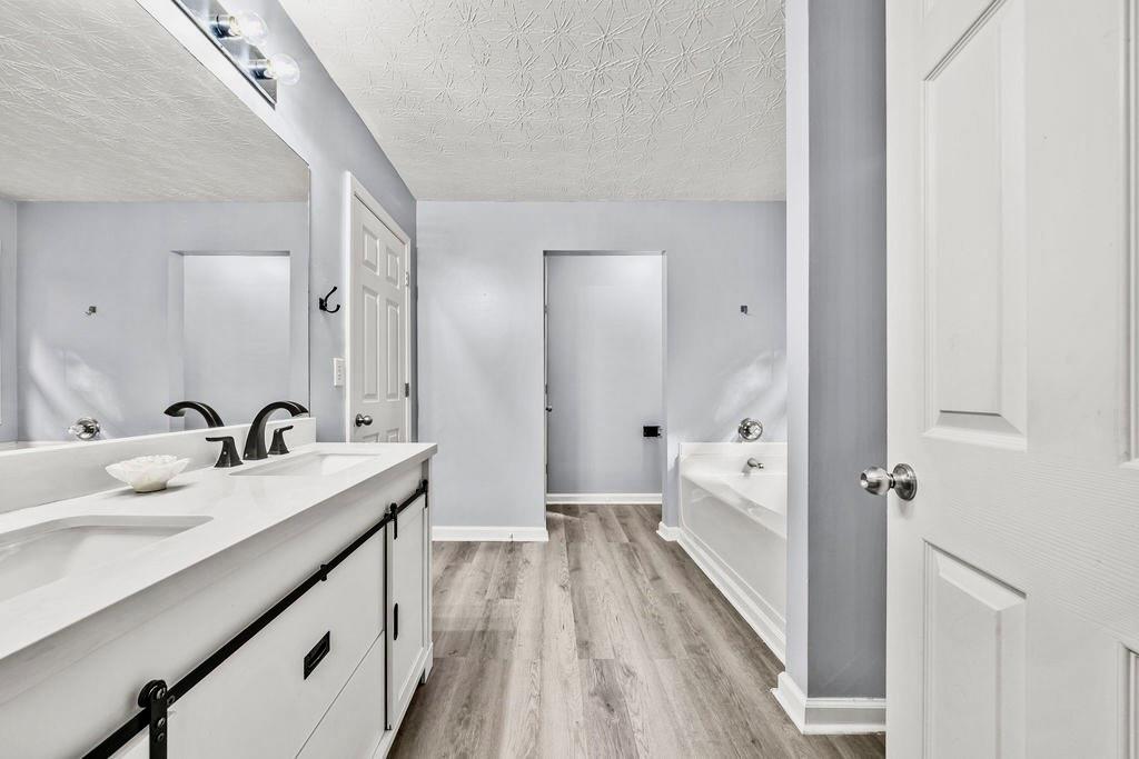 100 Oleander Way Property Photo 18