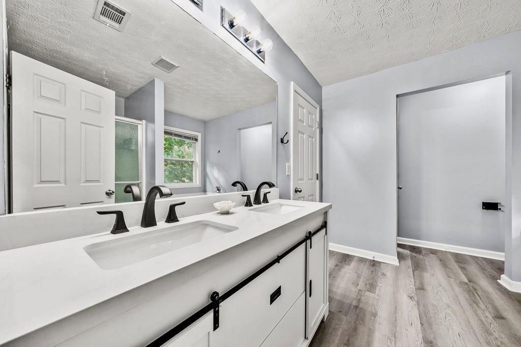 100 Oleander Way Property Photo 19