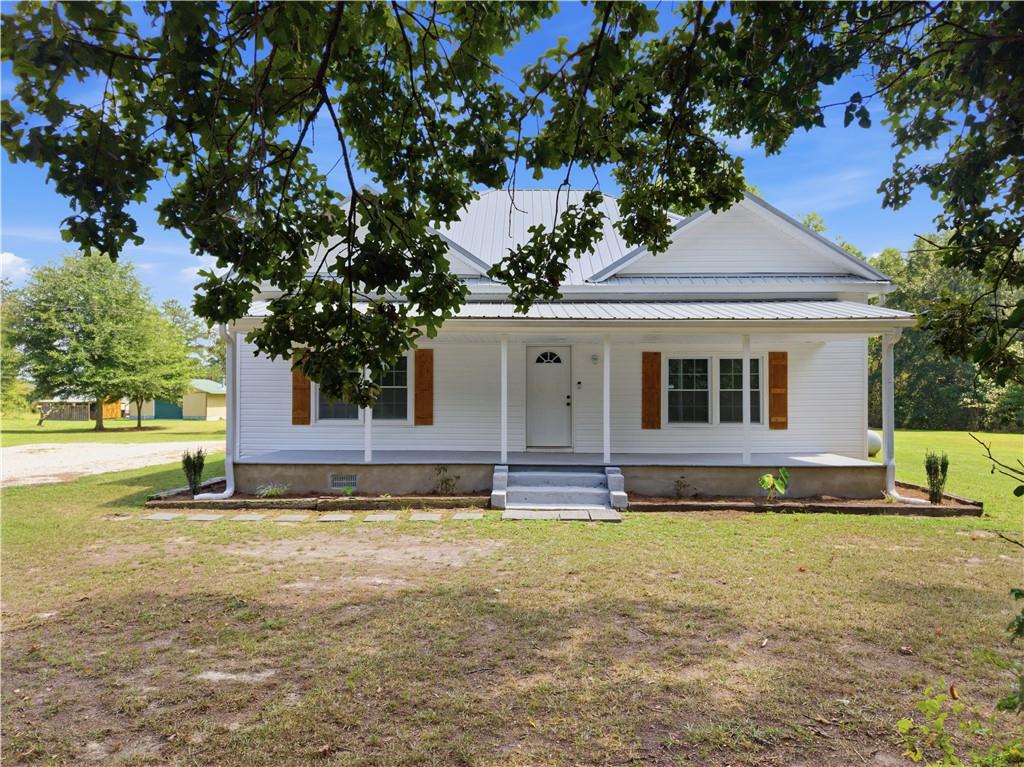 705 Poseyville Road Property Photo 1