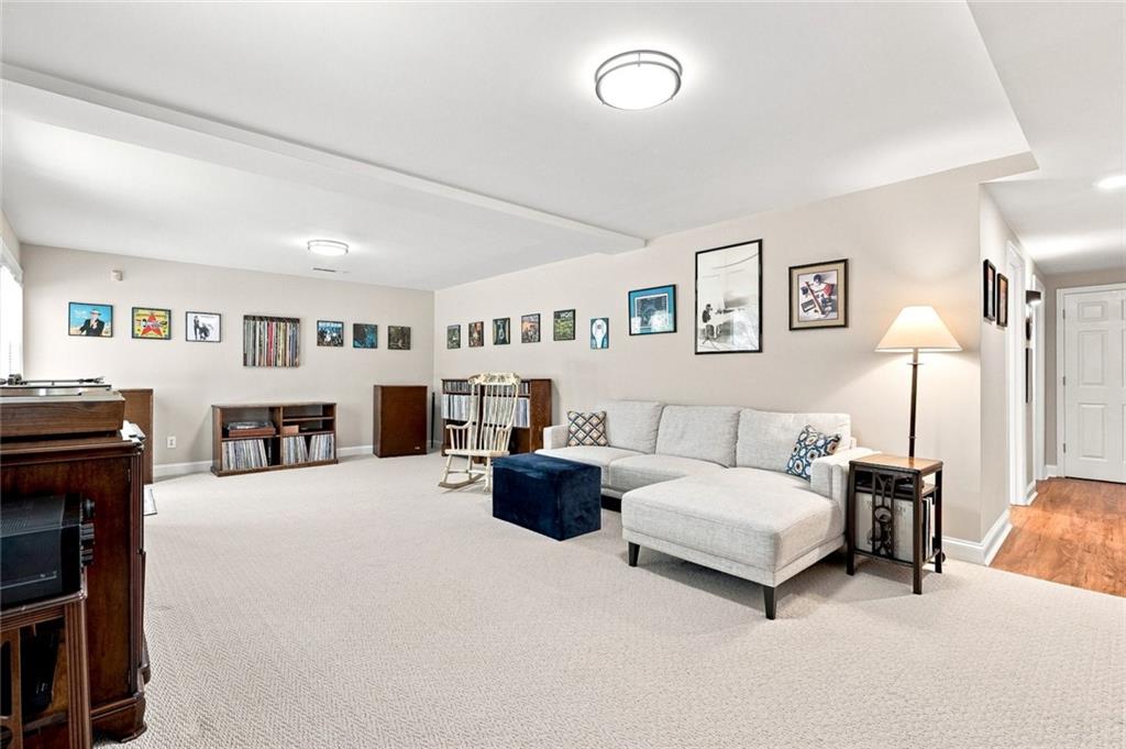 7833585 Property Photo 9