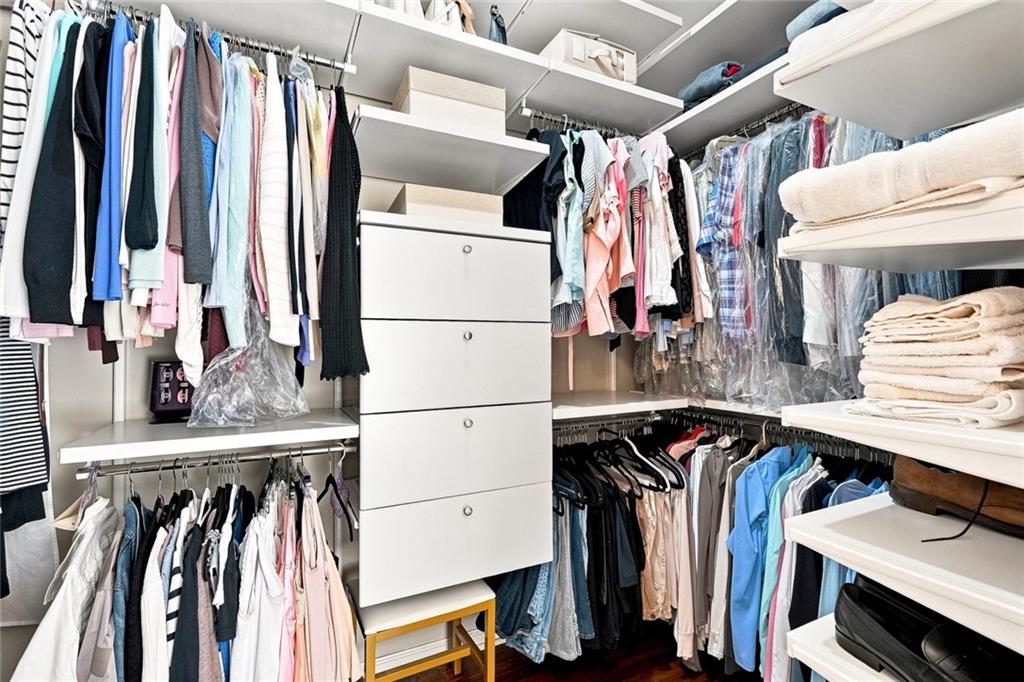 7833585 Property Photo 25