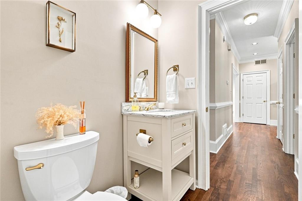 7833585 Property Photo 33