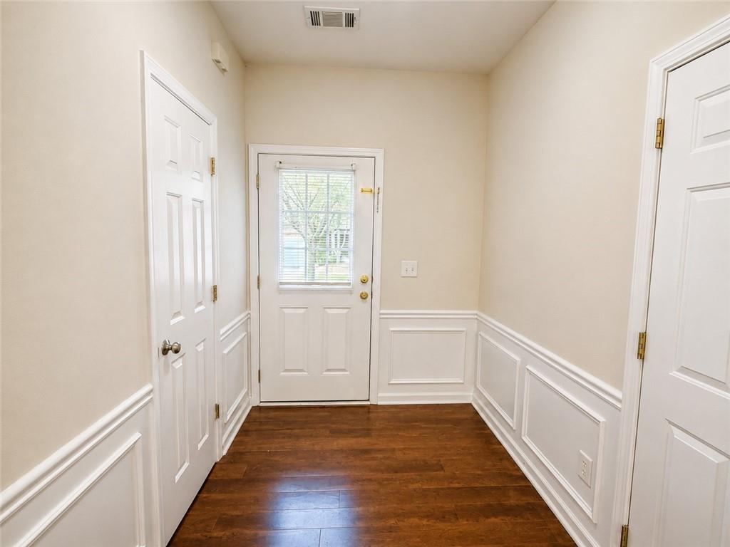 3645 Postwaite Circle Property Photo 3