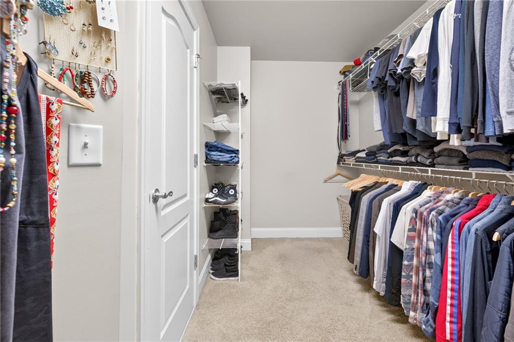 2640 Long Pointe Property Photo 44