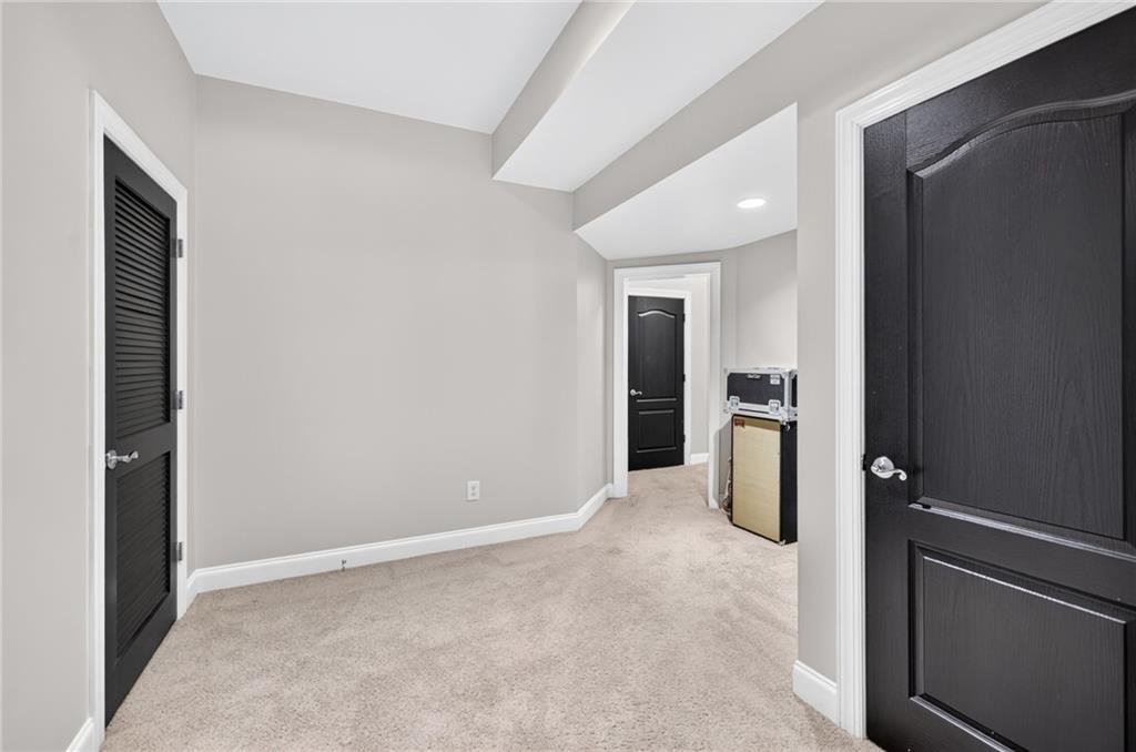 2640 Long Pointe Property Photo 57