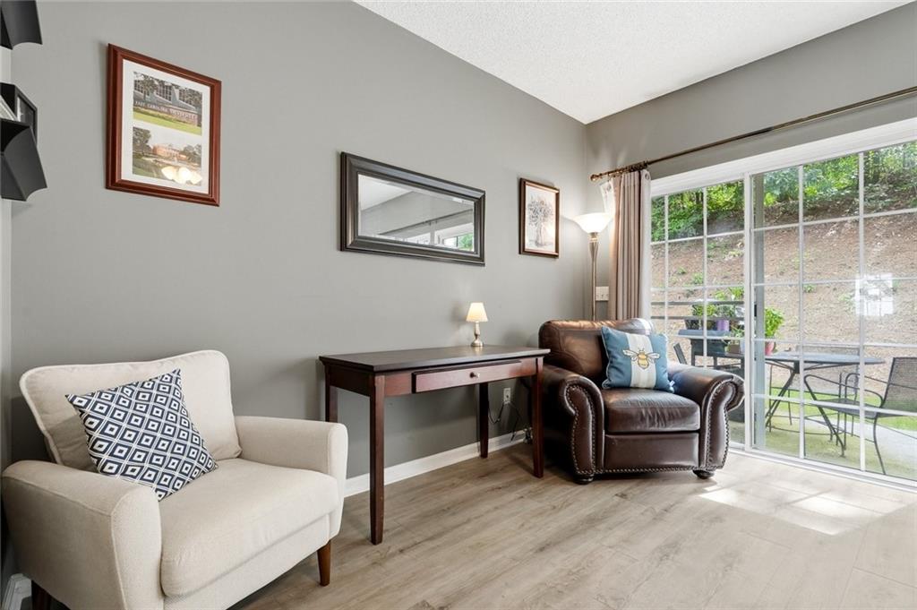 4079 Howell Park Road Property Photo 4