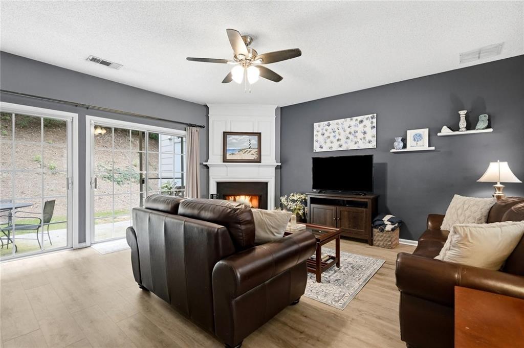 4079 Howell Park Road Property Photo 6