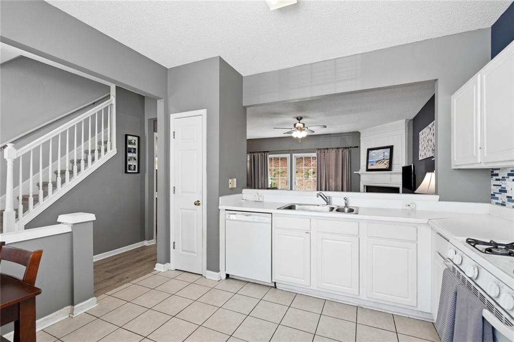 4079 Howell Park Road Property Photo 10