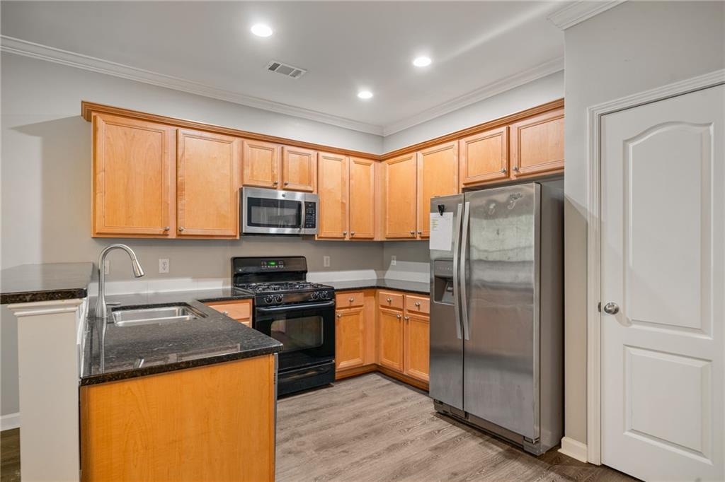 1030 Firethorne Pass Property Photo 4