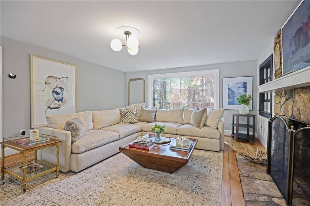 45 Michelle Circle Property Photo 4