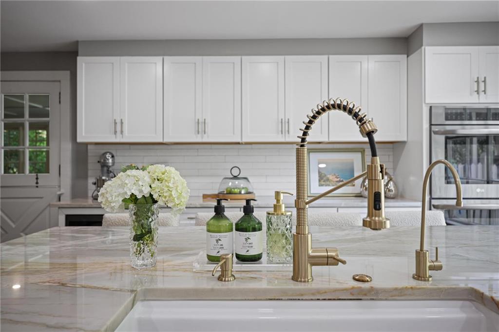 45 Michelle Circle Property Photo 11