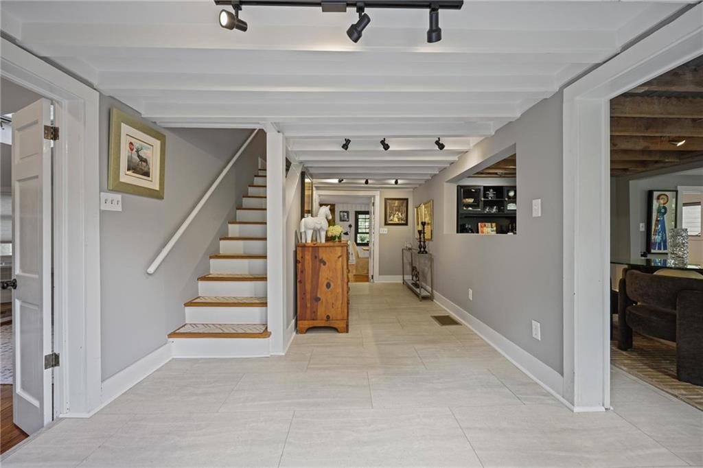 45 Michelle Circle Property Photo 28