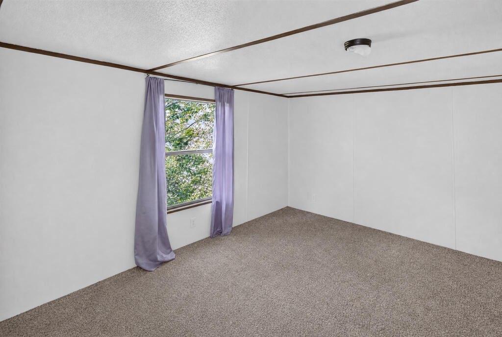 357 E Second Street E Property Photo 10